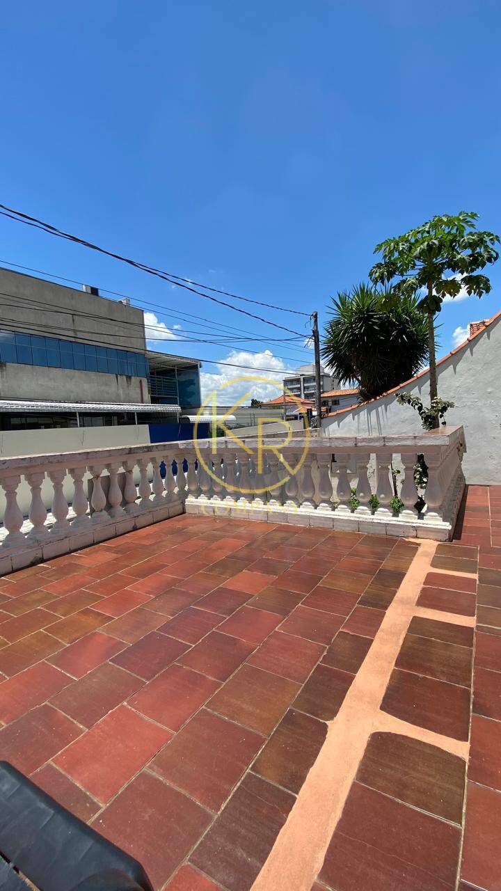 Casa à venda e aluguel com 4 quartos, 362m² - Foto 11