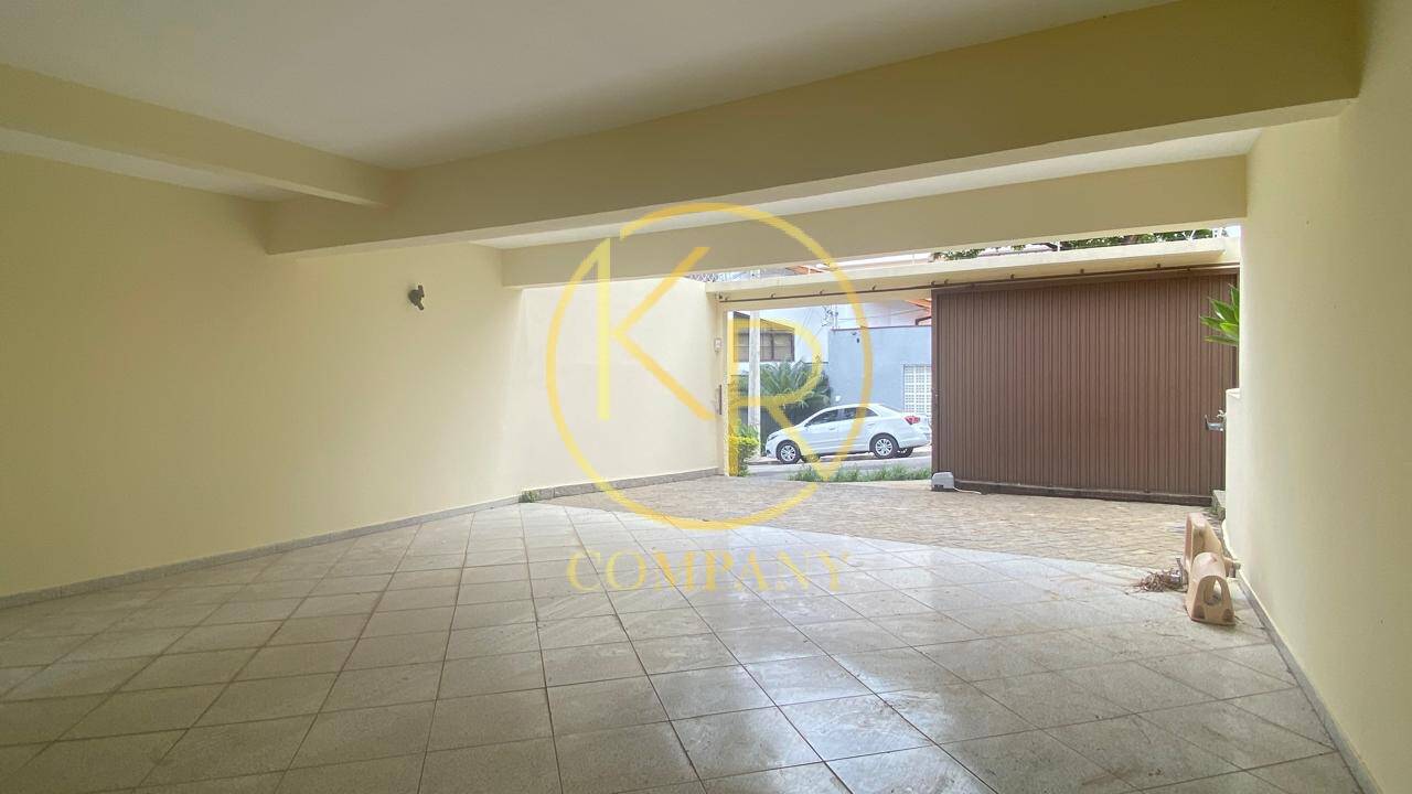 Casa à venda e aluguel com 3 quartos, 190m² - Foto 2