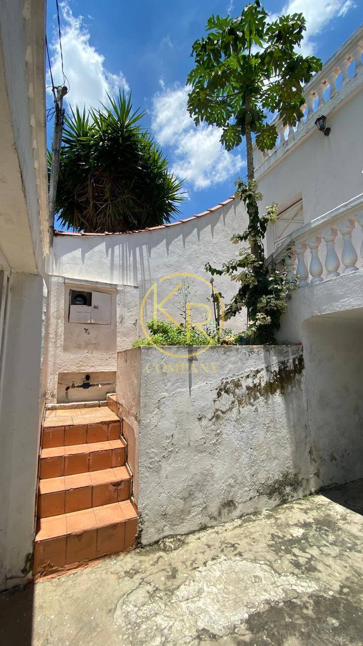 Casa à venda e aluguel com 3 quartos, 182m² - Foto 4