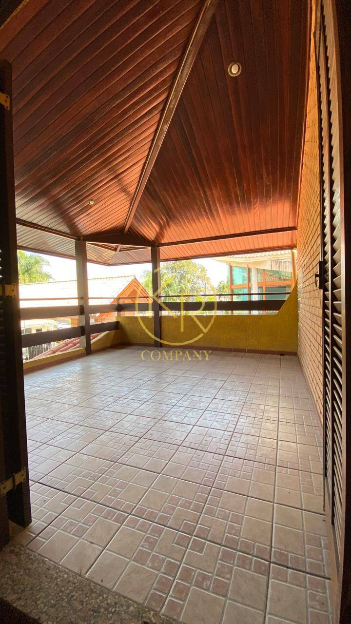 Casa para alugar com 6 quartos, 630m² - Foto 9